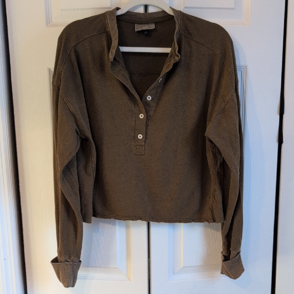 Universal Thread Olive Long Sleeve Henley